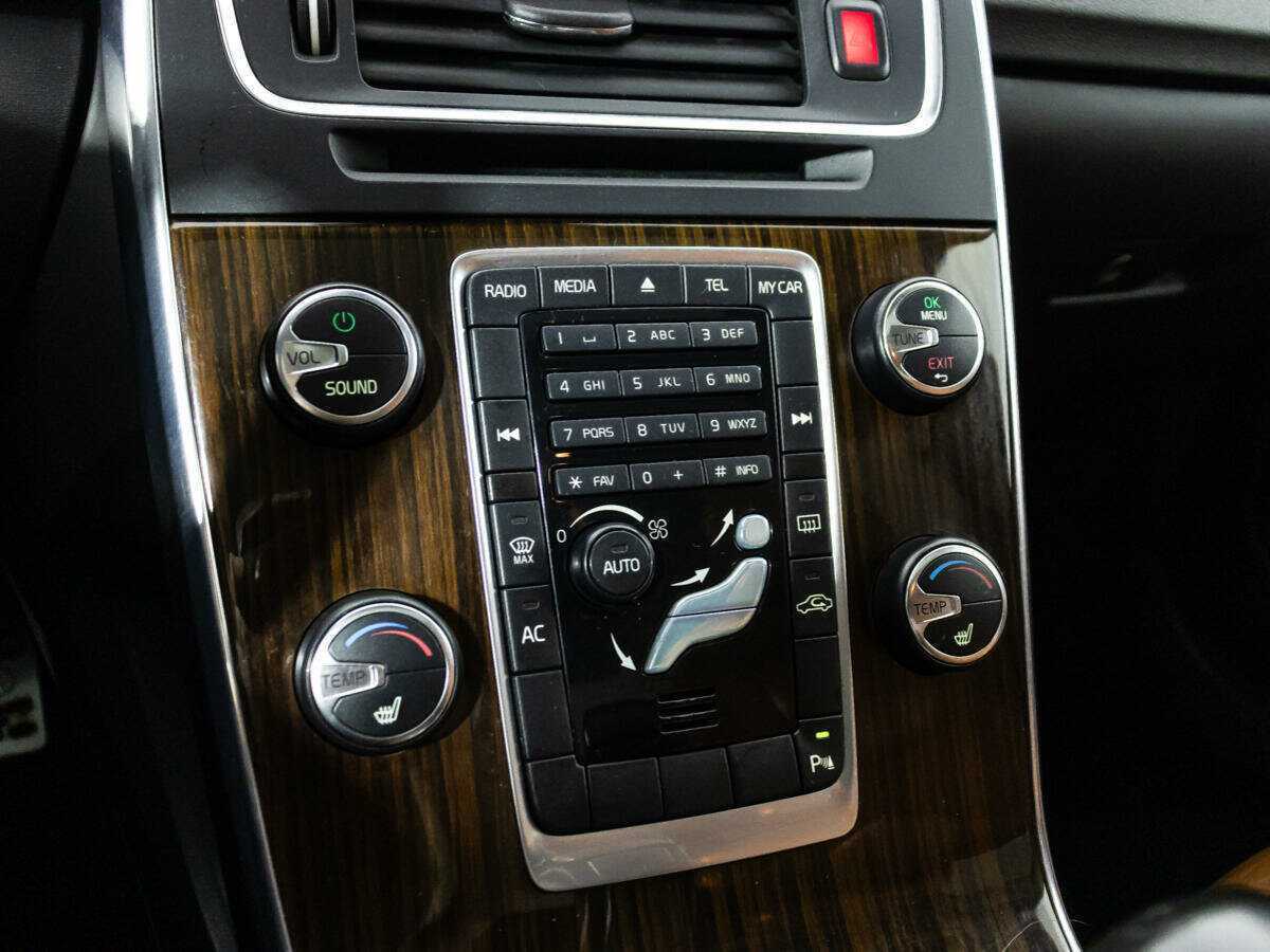 Б/У Вольво С60 2012 года. Фото: #16