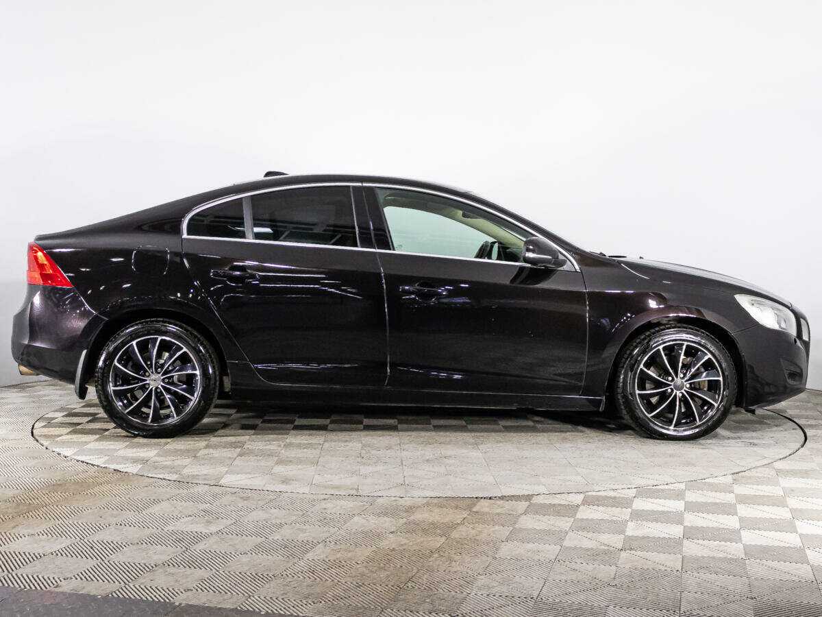 Б/У Вольво С60 2012 года. Фото: #3