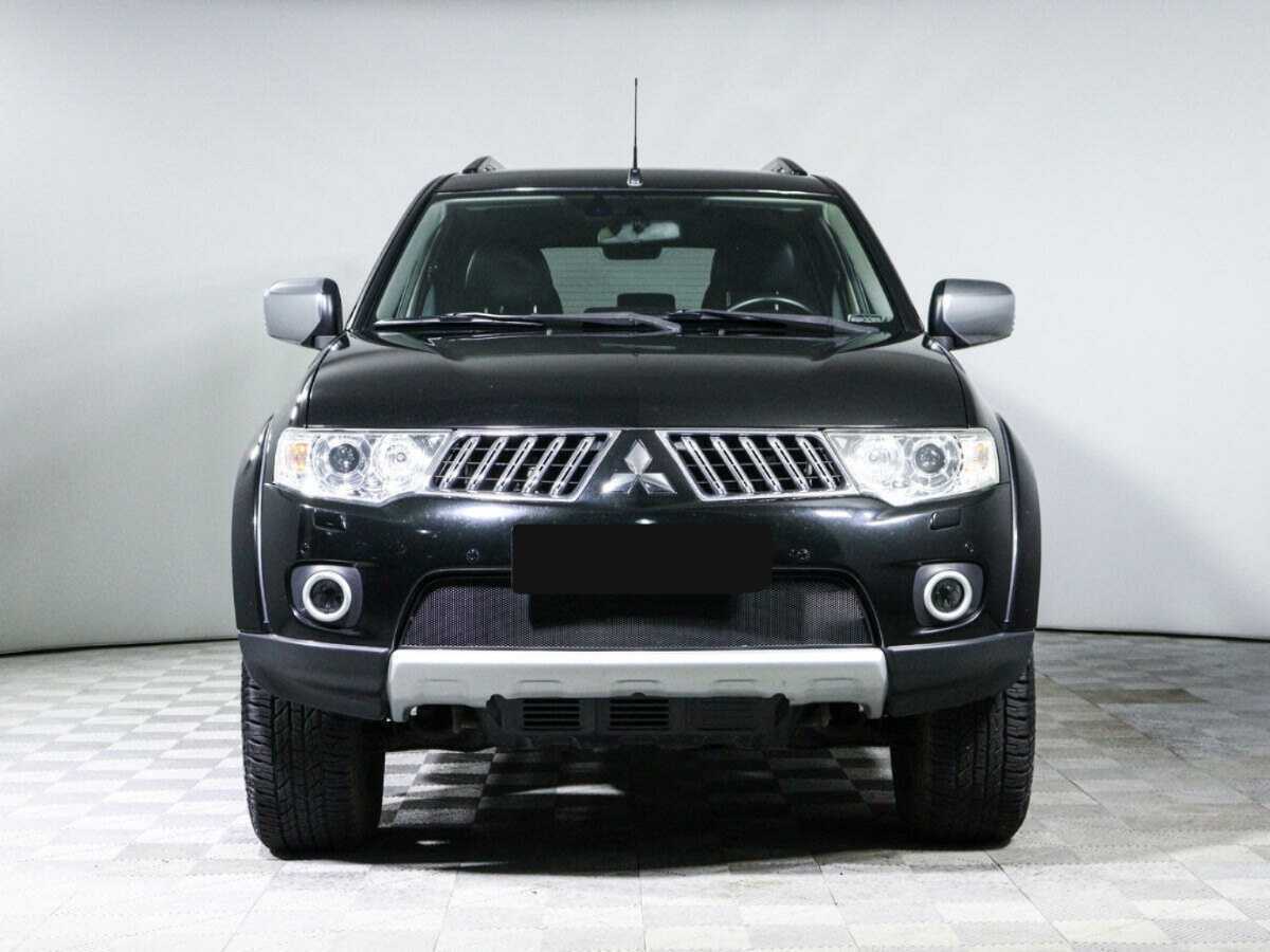 Mitsubishi Pajero Sport 2012 года с пробегом. Фото: #1
