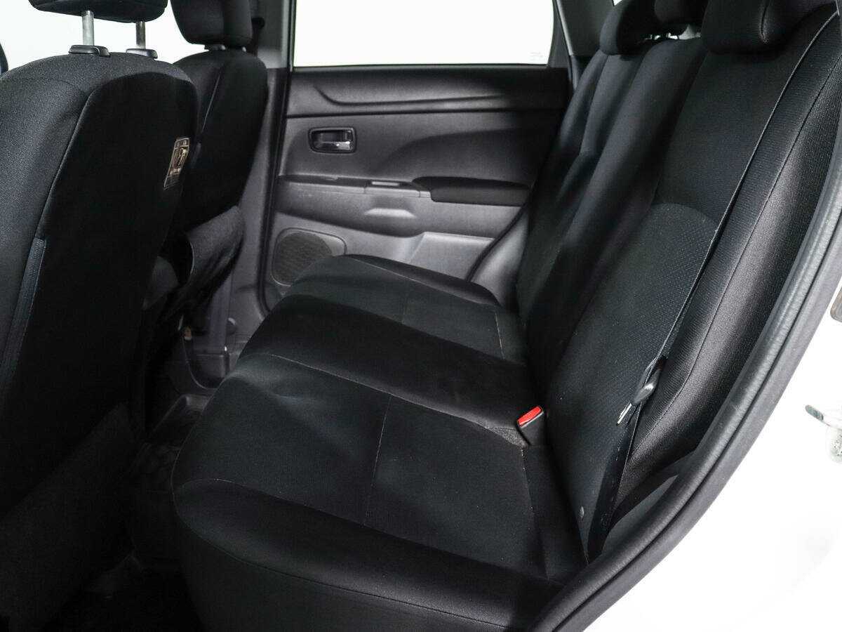 Б/У Митсубиши АС-Икс 2014 года. Фото: #9