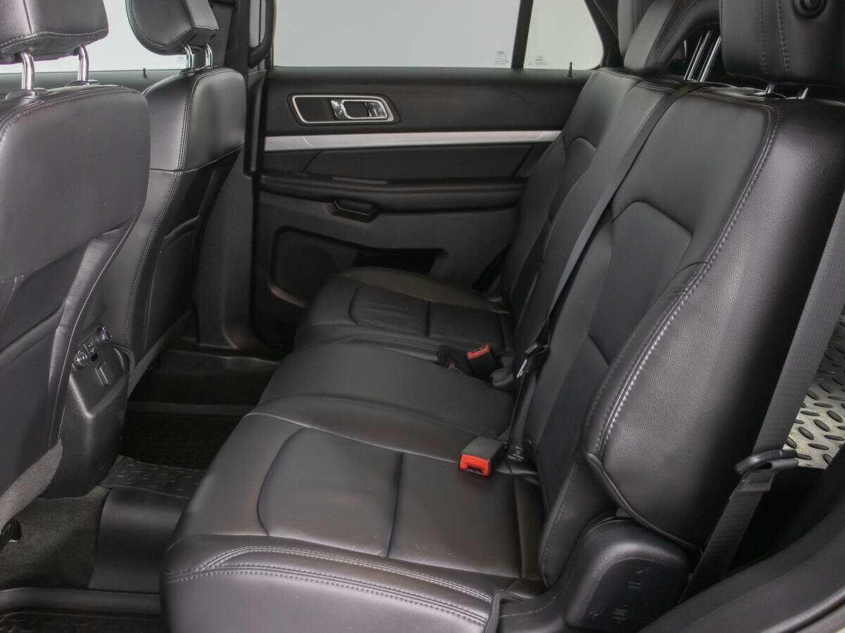 Ford Explorer 2017 года с пробегом. Фото: #14