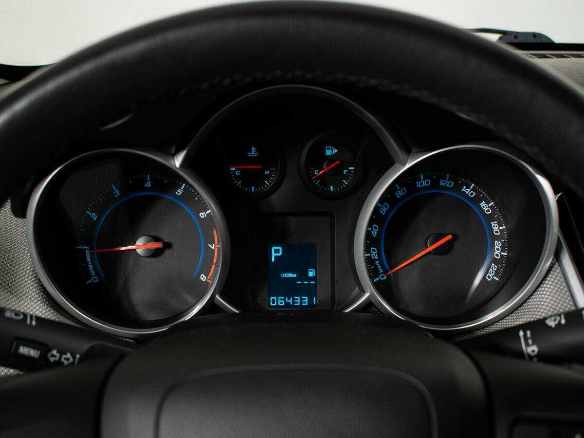 Б/У Шевроле Круз 2013 года. Фото: #11