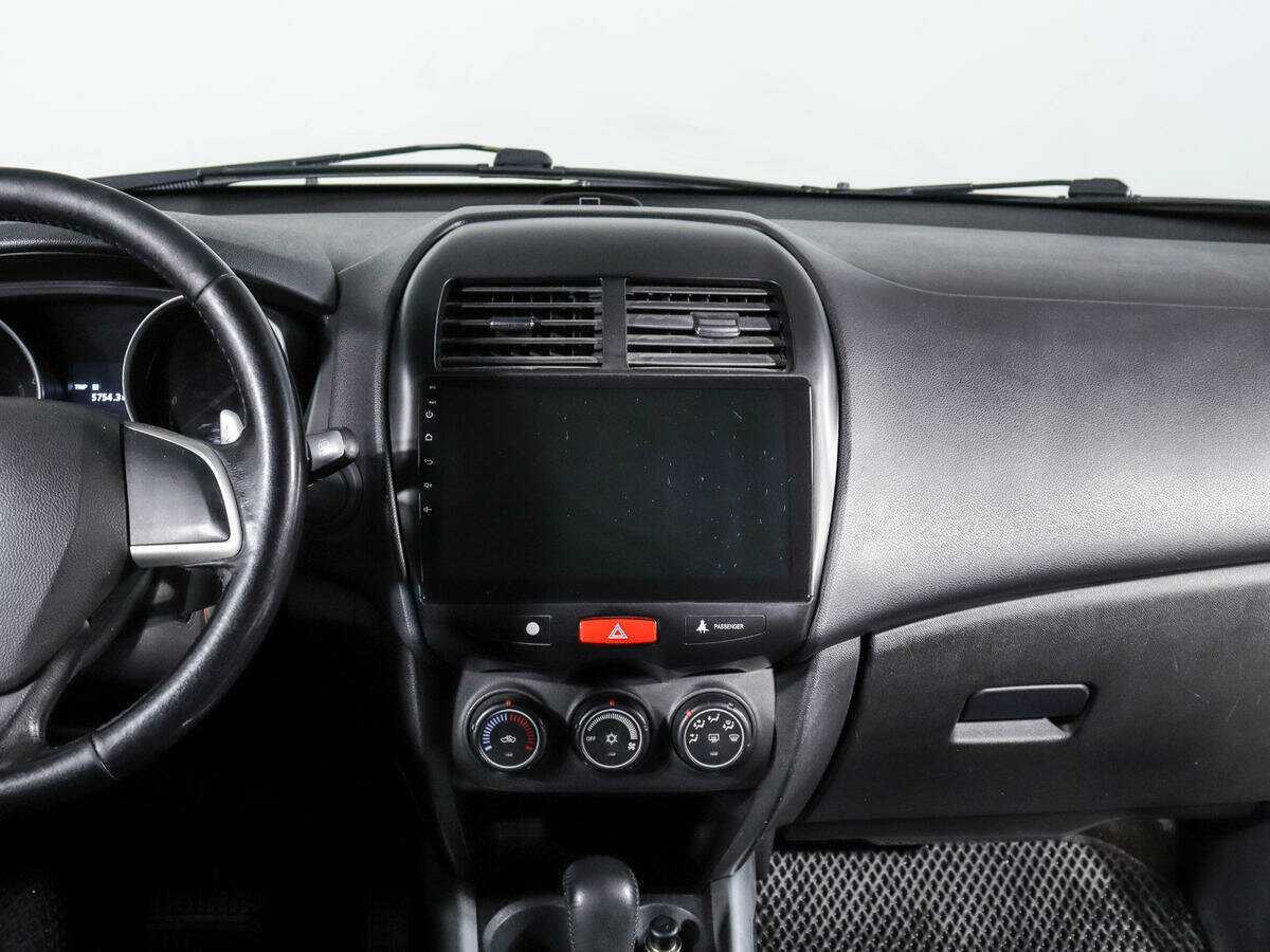 Б/У Митсубиши АС-Икс 2013 года. Фото: #12