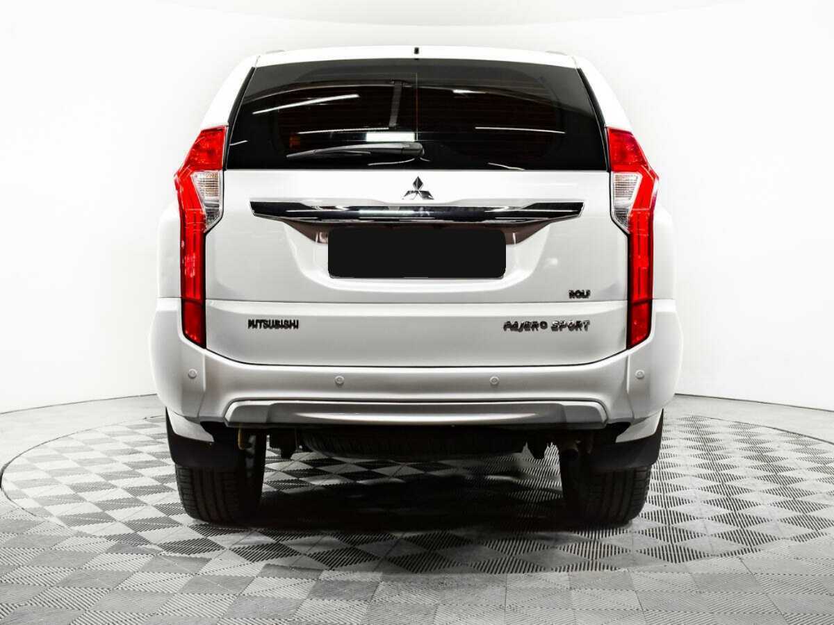 Mitsubishi Pajero Sport 2017 года с пробегом. Фото: #5