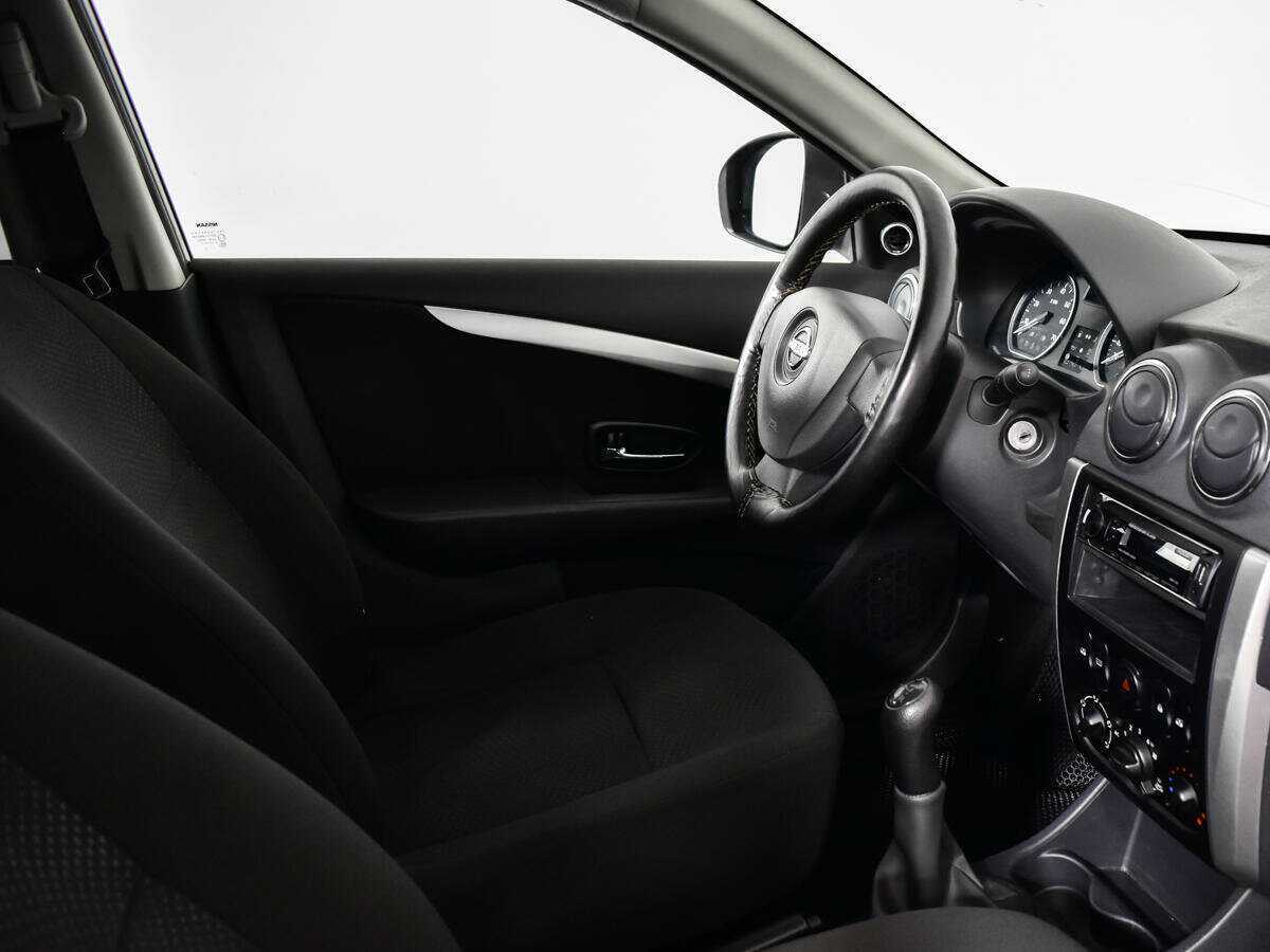 Б/У Ниссан Альмера 2013 года. Фото: #8