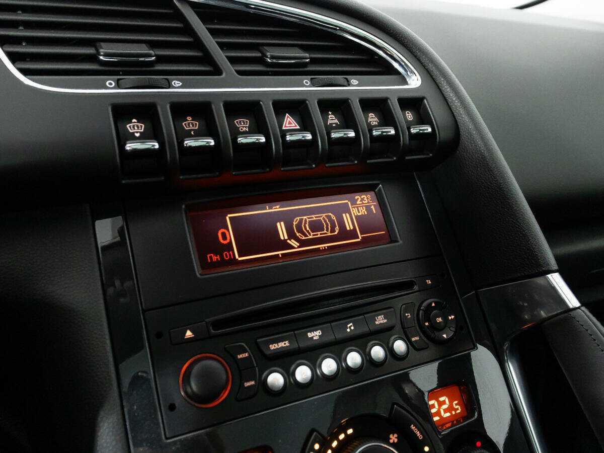 Б/У Пежо 3008 2013 года. Фото: #14