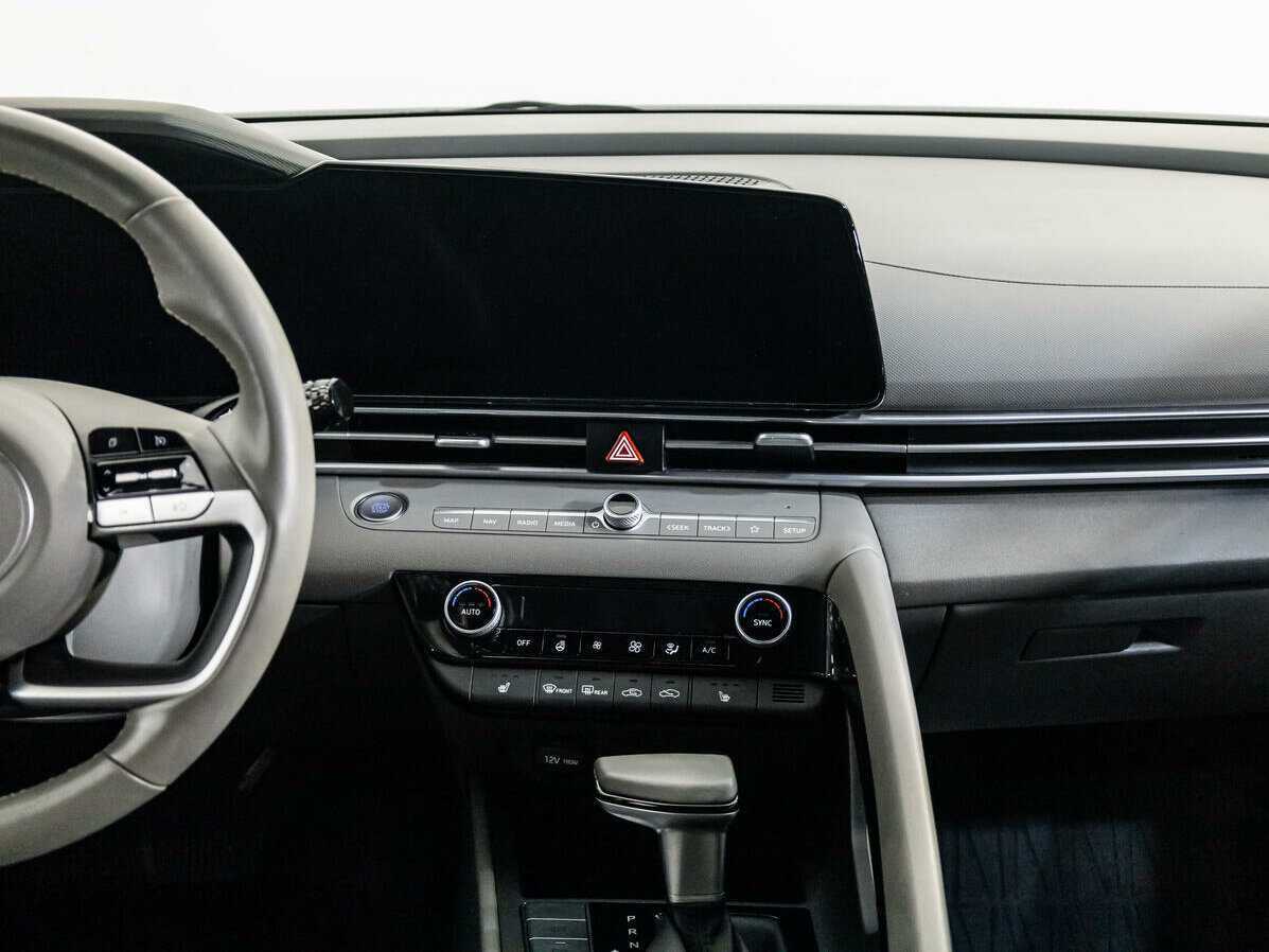 Hyundai Elantra 2021 года с пробегом. Фото: #12