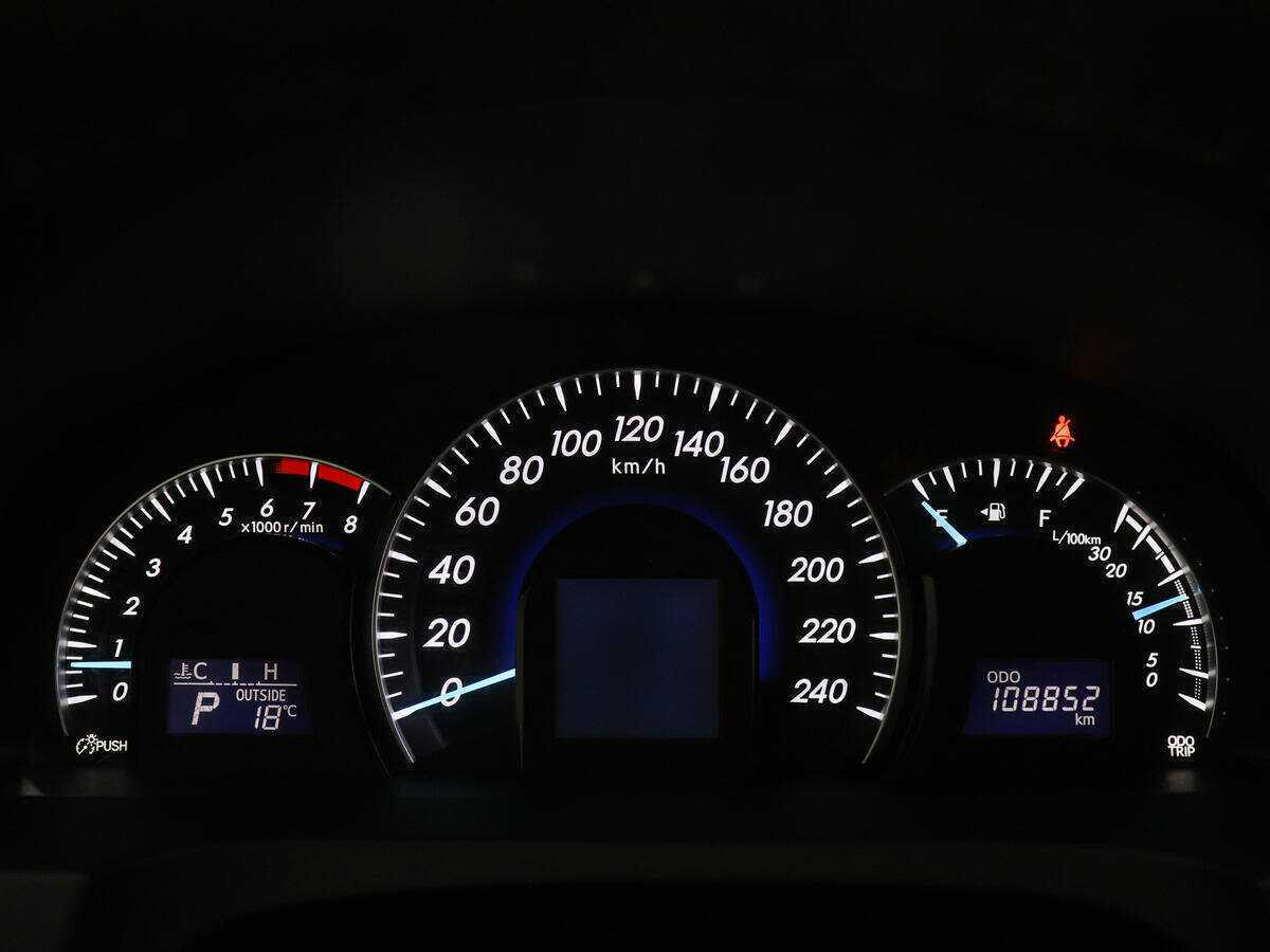 Б/У Тойота Камри 2014 года. Фото: #10