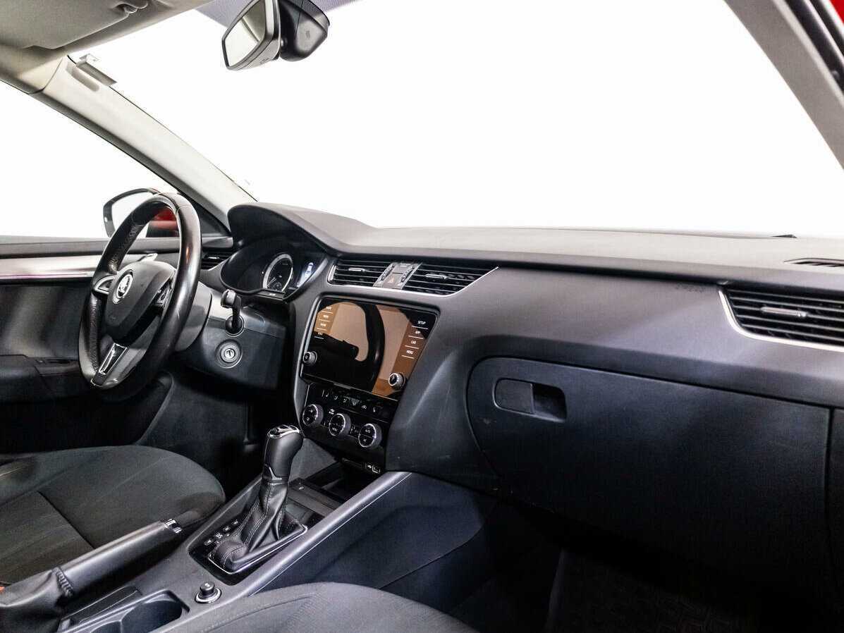 Б/У Шкода Октавия 2017 года. Фото: #7