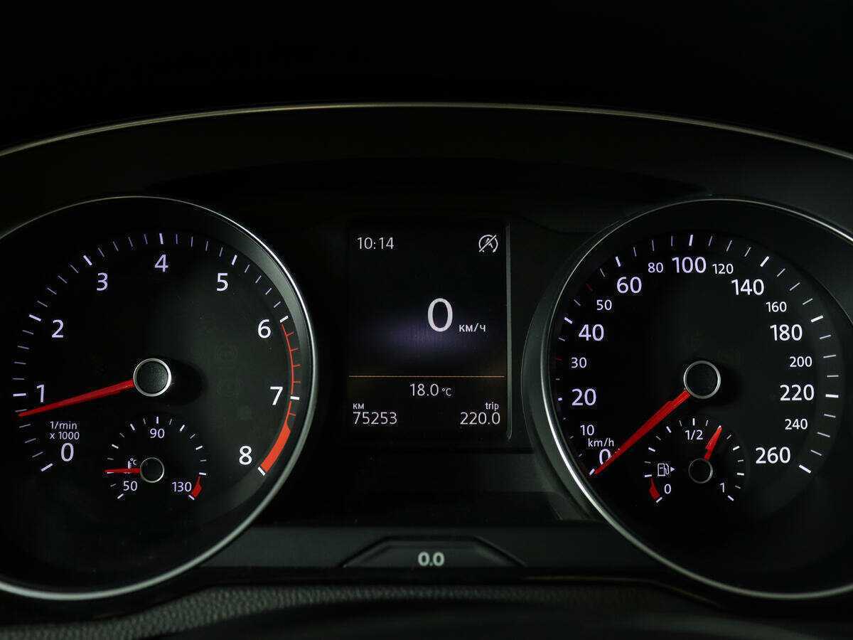 Б/У Фольксваген Пассат 2016 года. Фото: #8