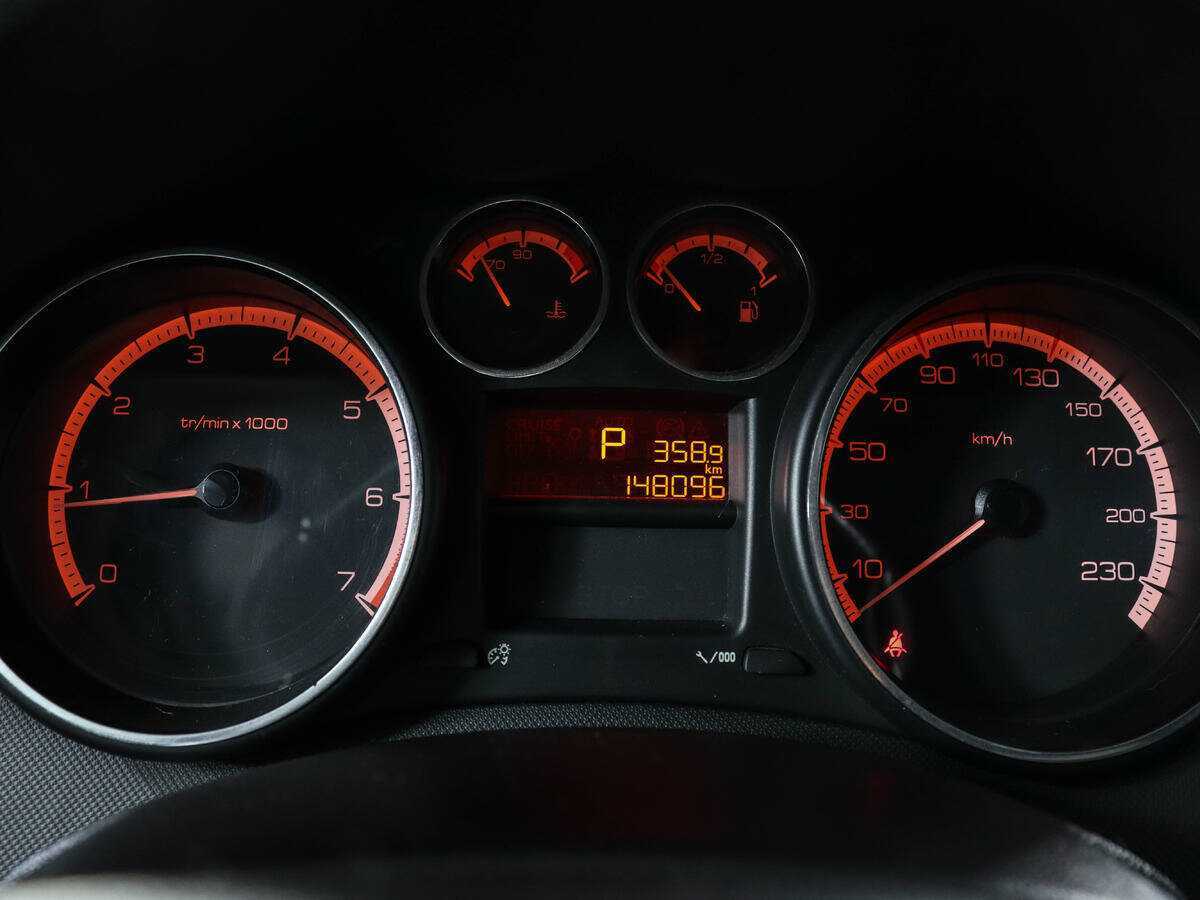 Б/У Пежо 408 2012 года. Фото: #8