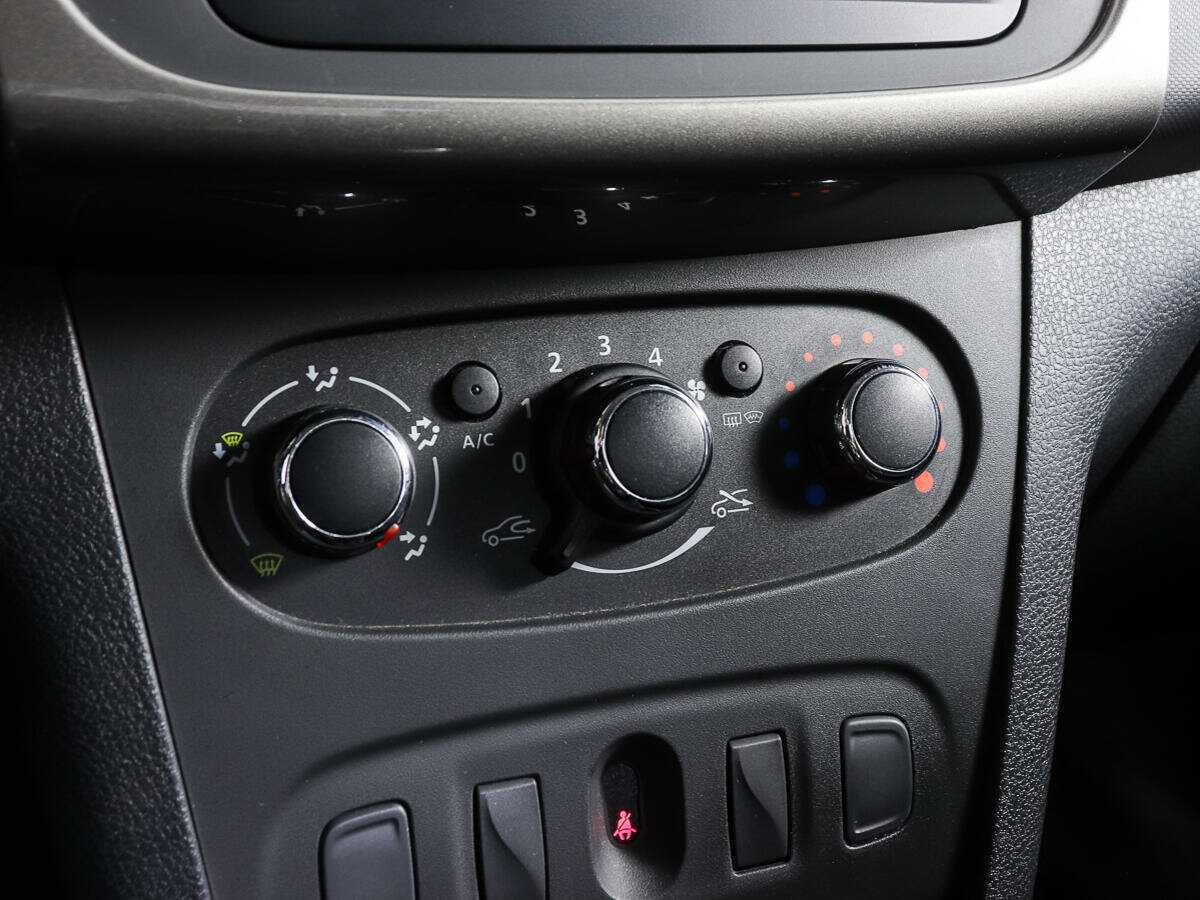 Б/У Рено Логан 2020 года. Фото: #15