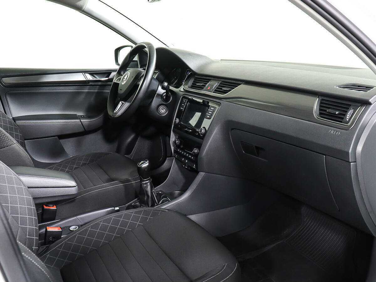 Б/У Шкода Рапид 2018 года. Фото: #7