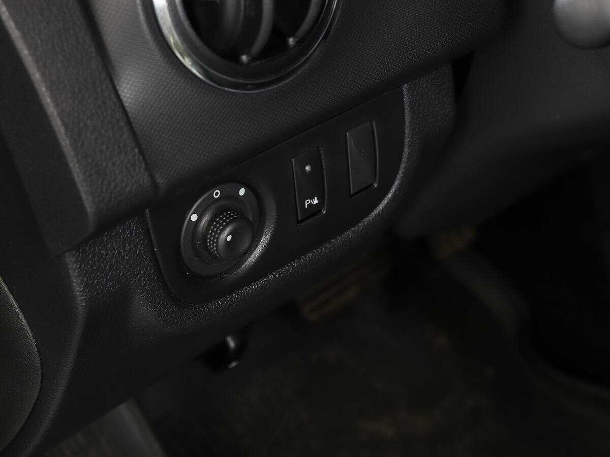 Б/У Рено Сандеро 2019 года. Фото: #14