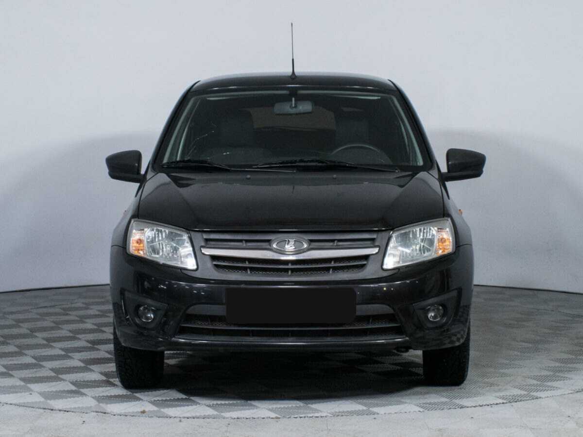 Б/У Лада (ВАЗ) Гранта 2015 года. Фото: #1