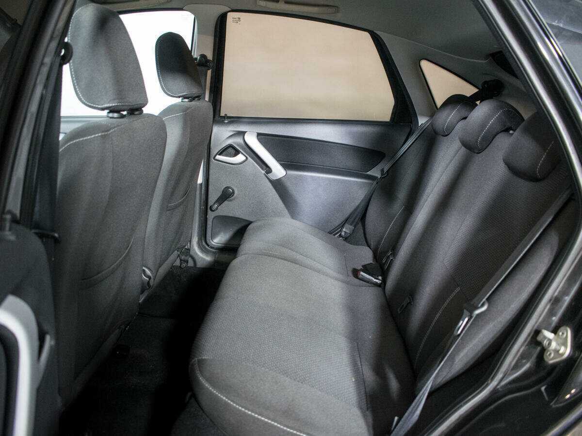 Б/У Лада (ВАЗ) Гранта 2015 года. Фото: #9