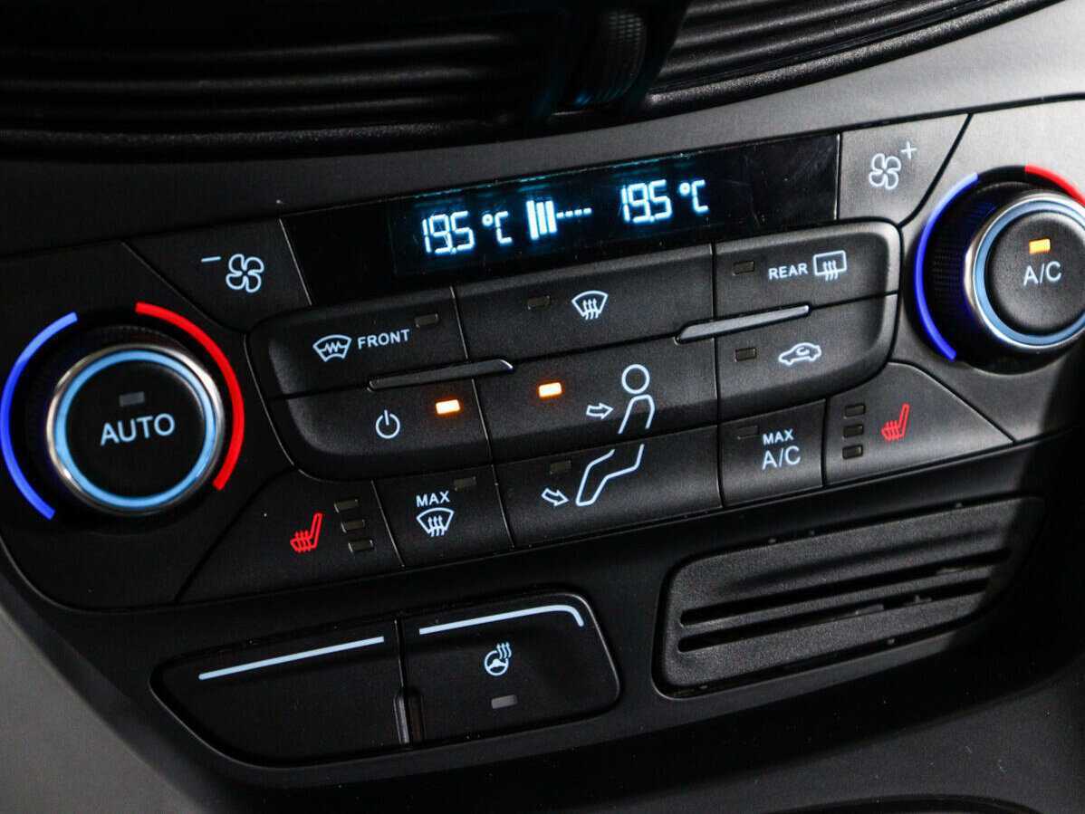 Б/У Форд Куга 2017 года. Фото: #16