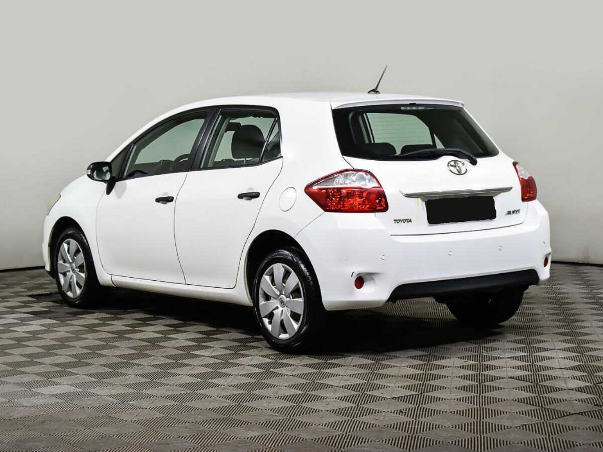 Б/У Тойота Аурис 2012 года. Фото: #5