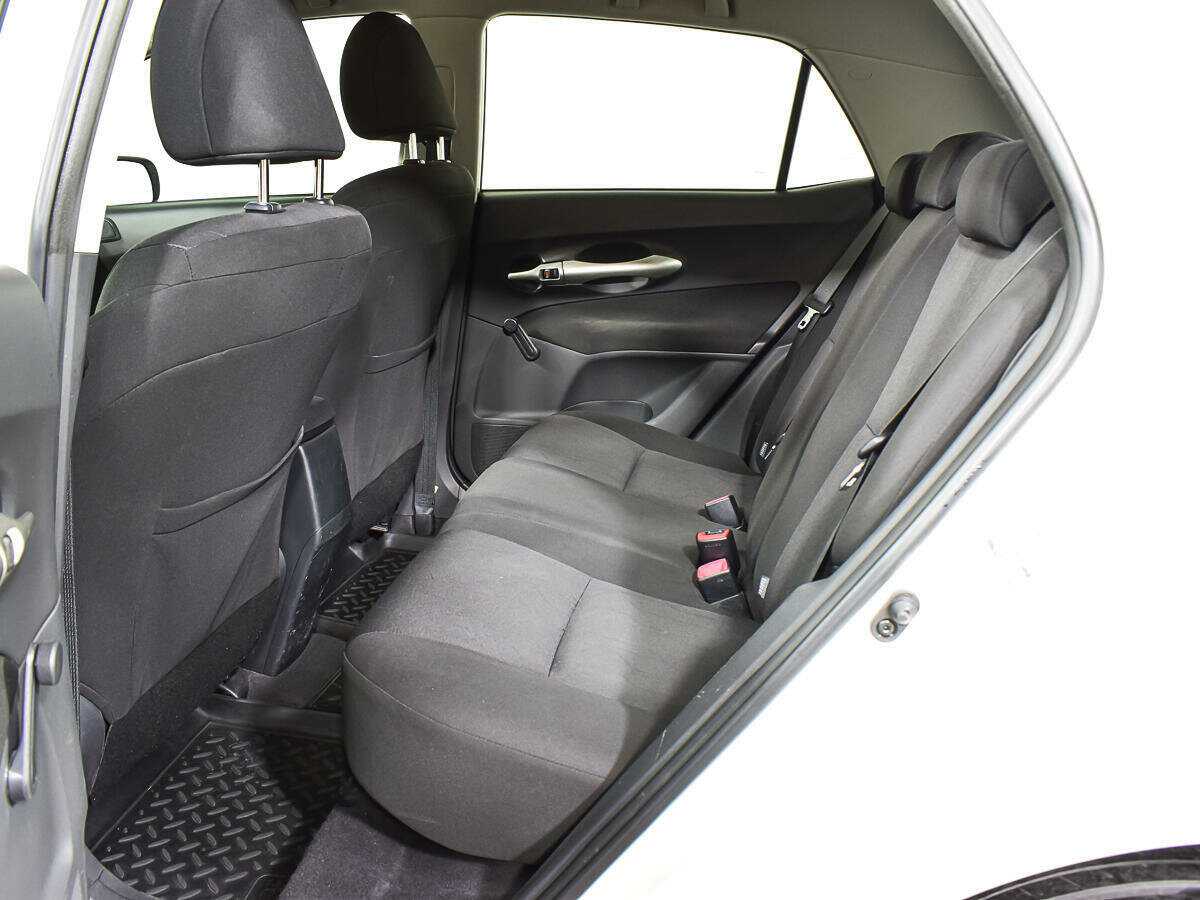 Б/У Тойота Аурис 2012 года. Фото: #8