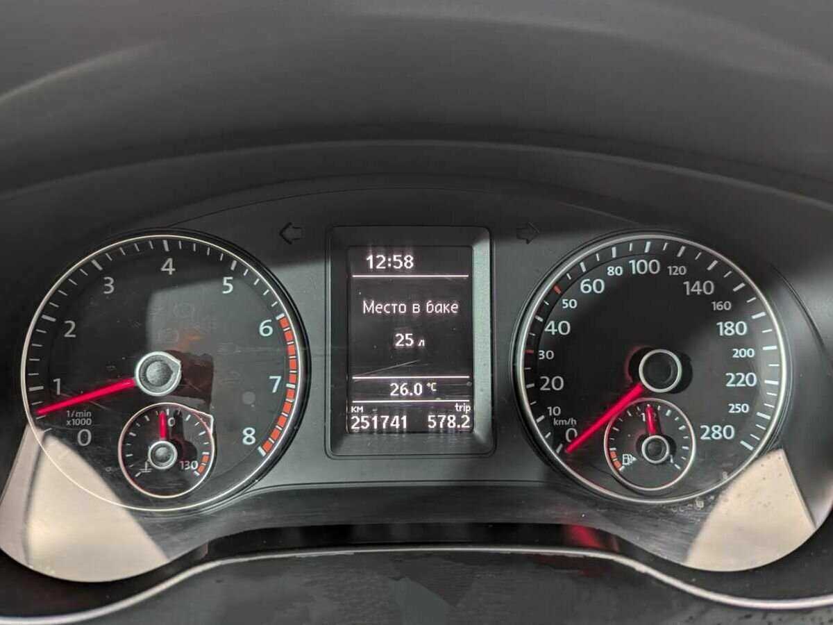 Б/У Фольксваген Джетта 2012 года. Фото: #9