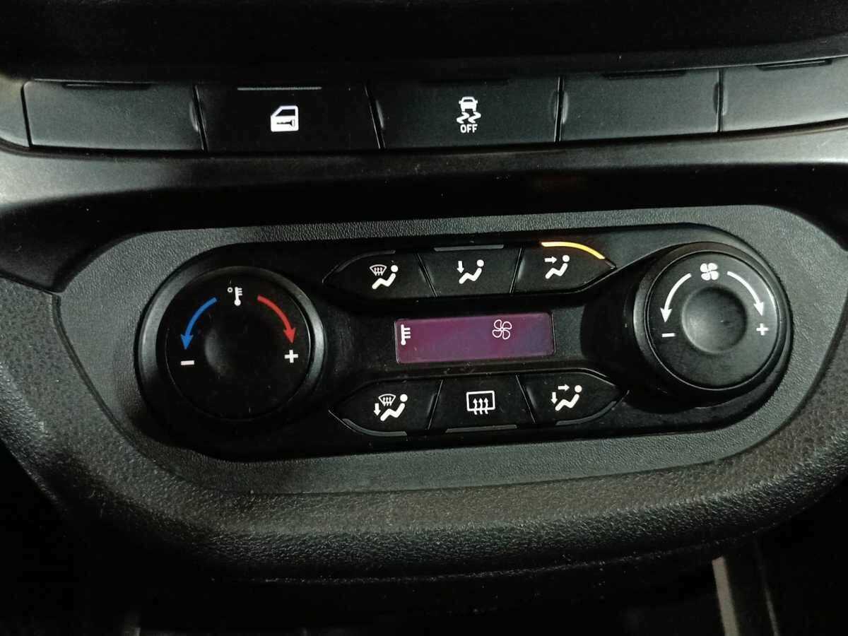 Б/У Лада (ВАЗ) Веста 2016 года. Фото: #13