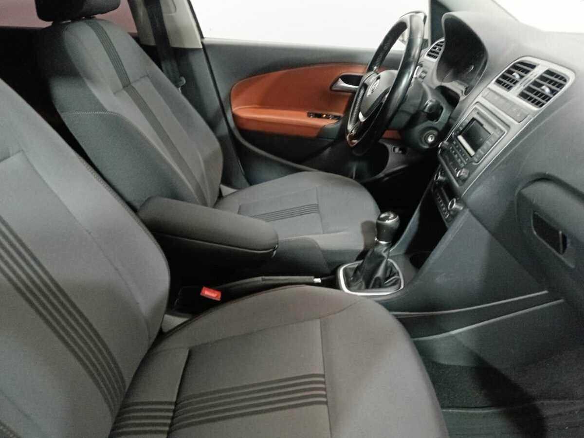 Б/У Фольксваген Поло 2016 года. Фото: #8