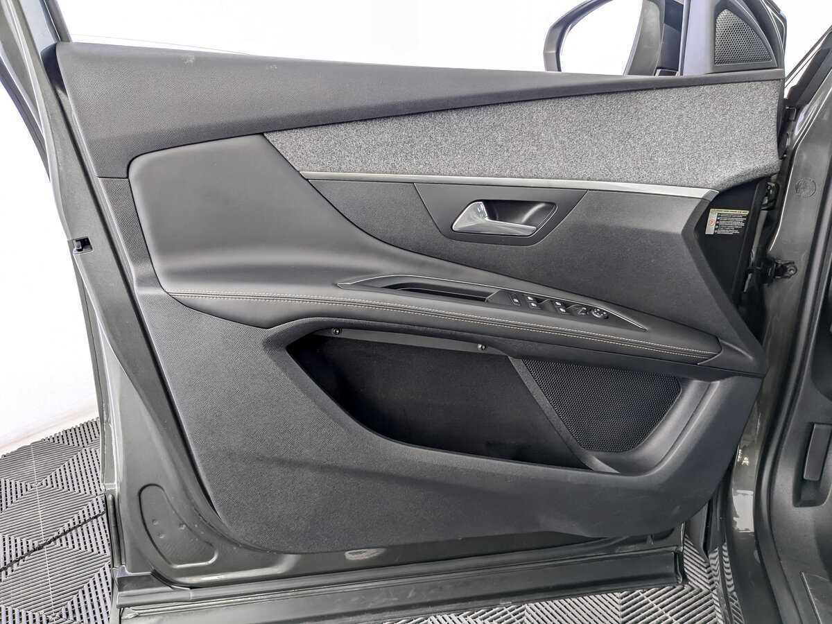 Peugeot 3008 2018 года с пробегом. Фото: #14