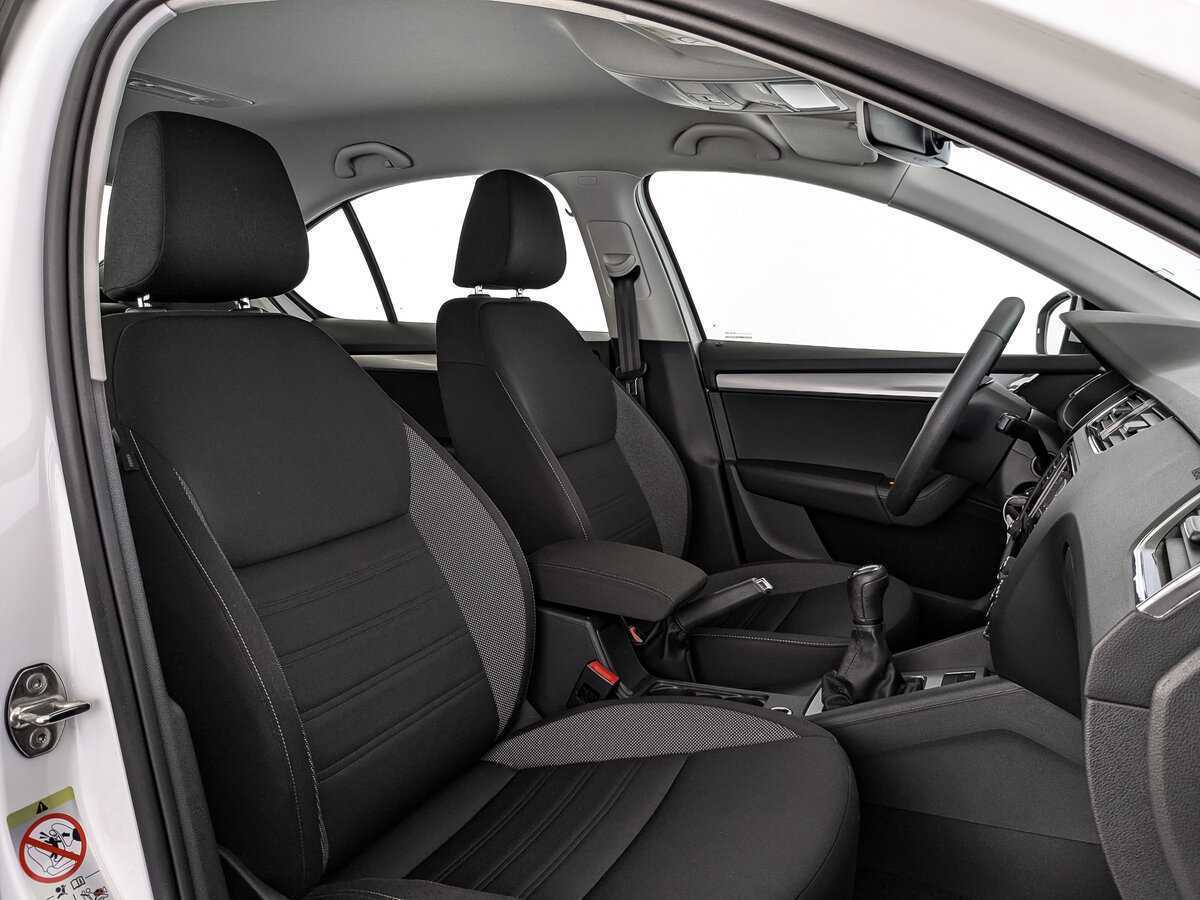 Б/У Шкода Октавия 2019 года. Фото: #18