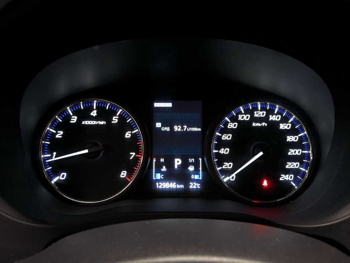 Б/У Митсубиши Оутлэндер 2017 года. Фото: #10