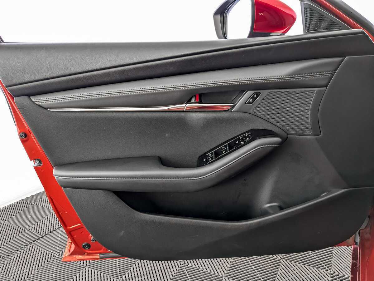 Mazda 3 2019 года с пробегом. Фото: #13