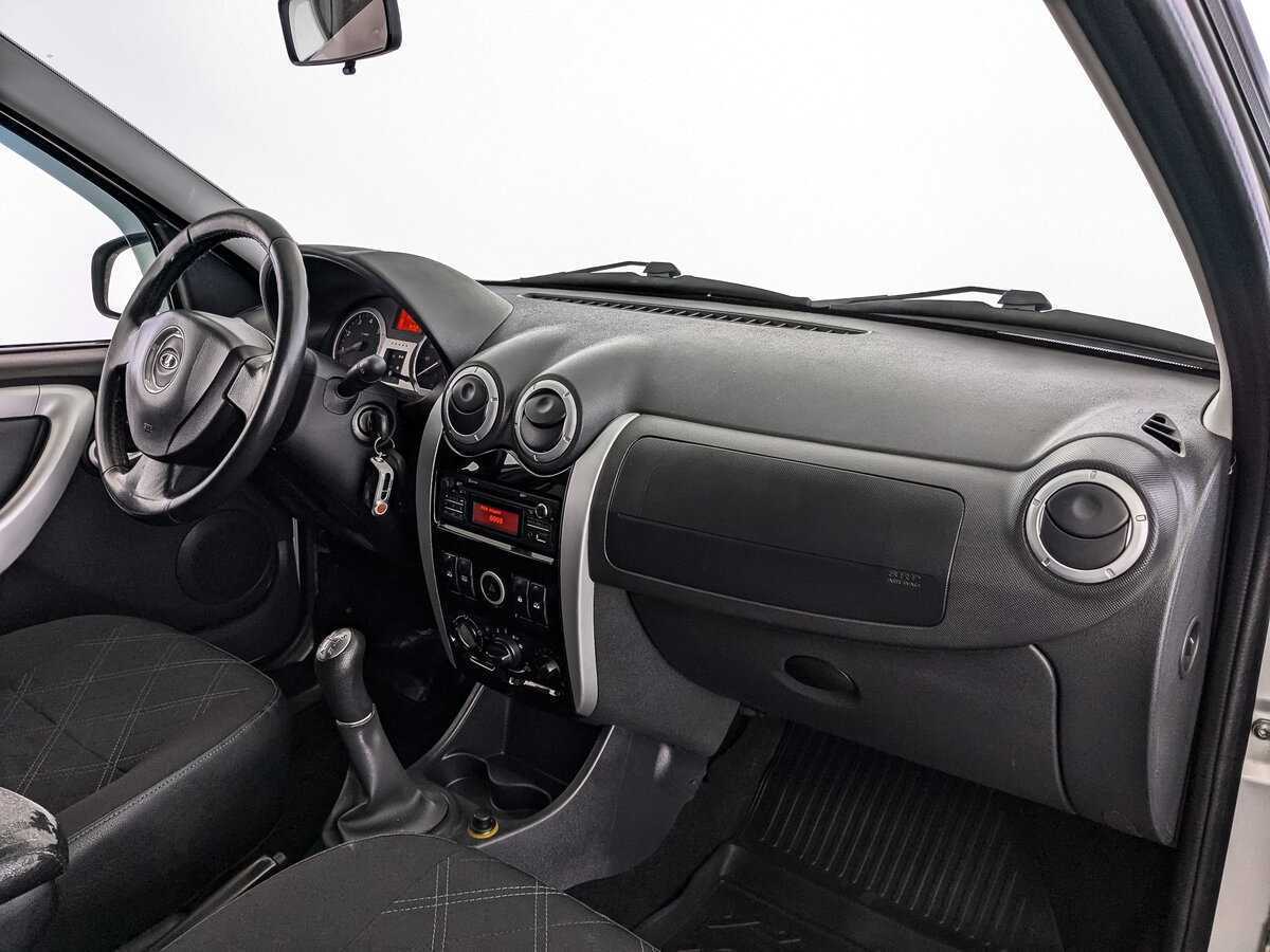 Б/У Лада (ВАЗ) Ларгус 2017 года. Фото: #8