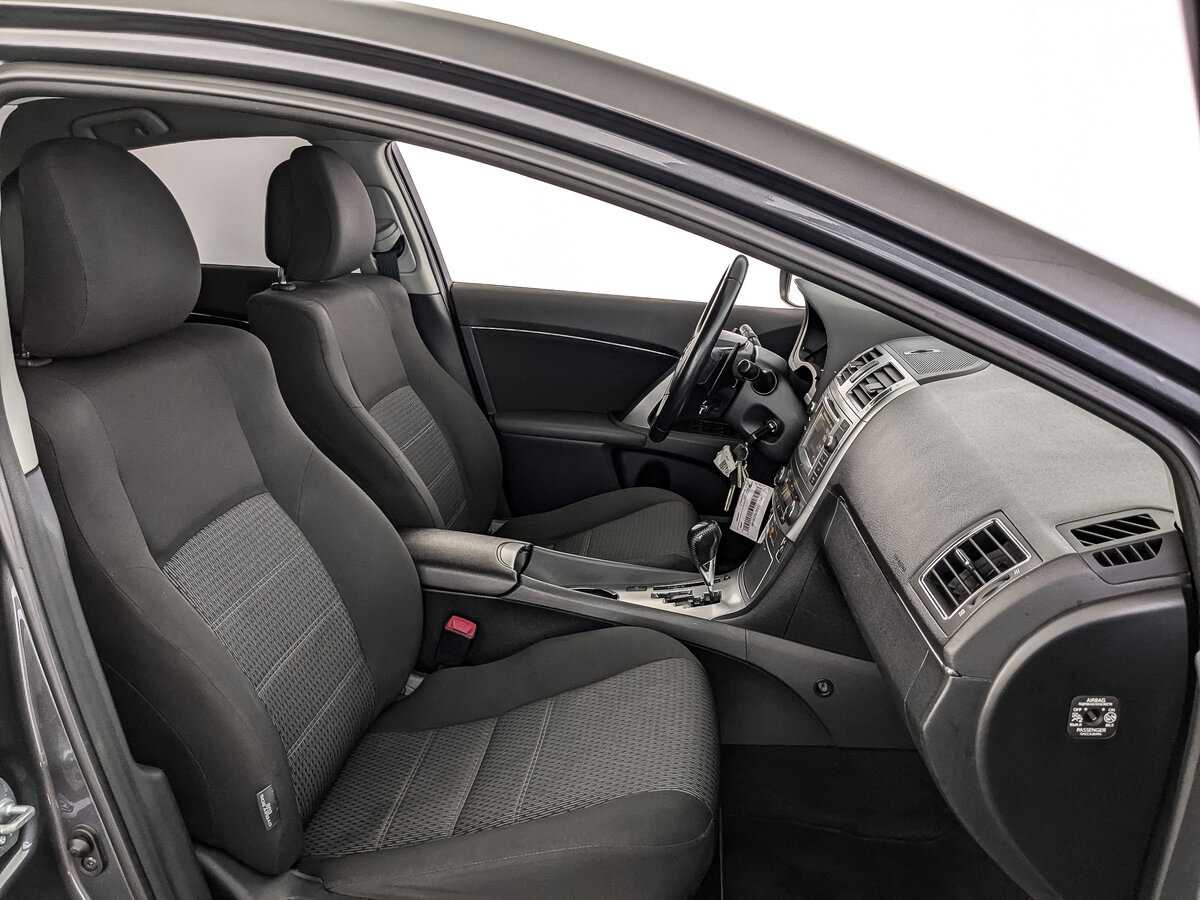 Б/У Тойота Авенсис 2012 года. Фото: #18