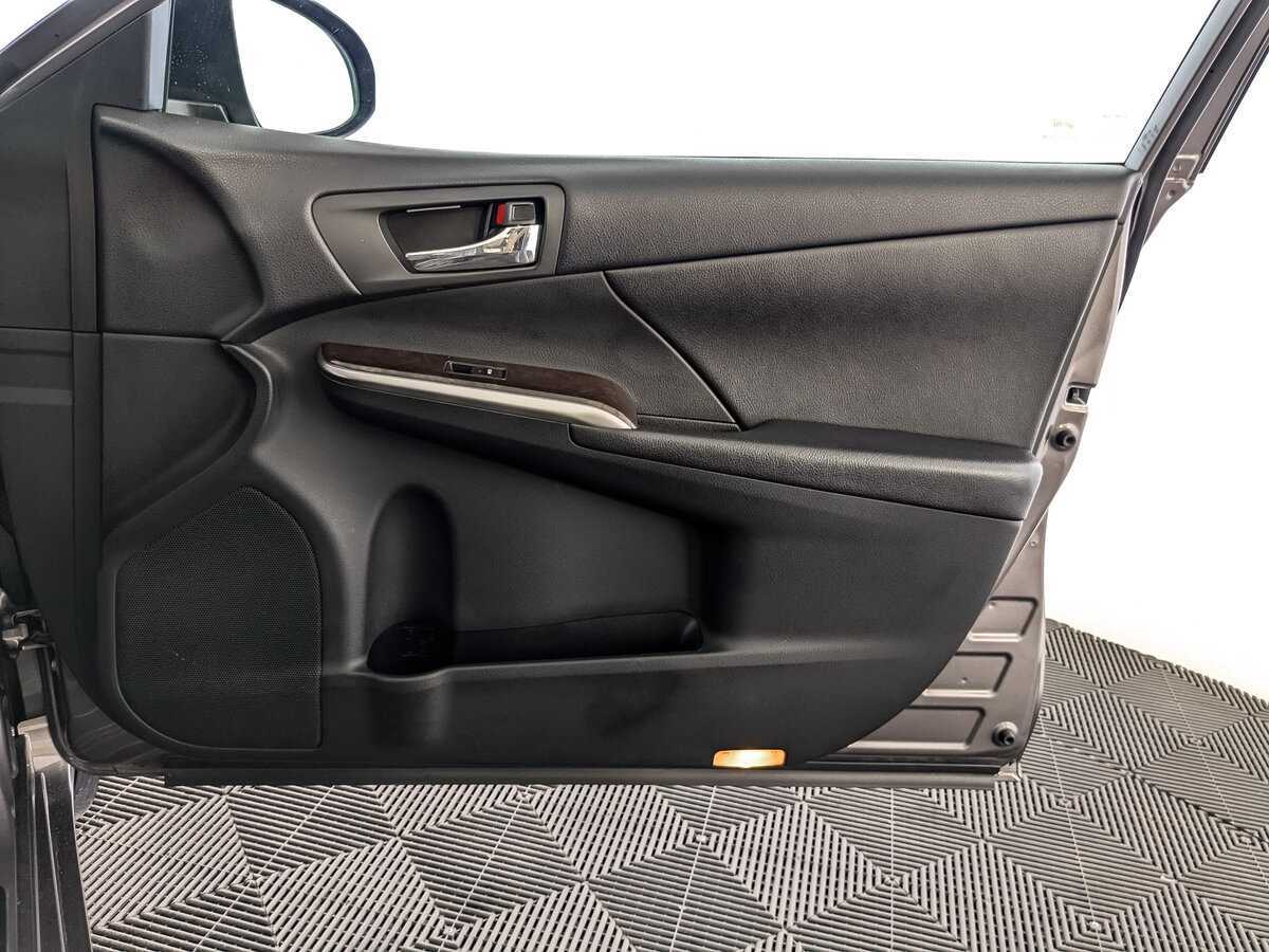 Toyota Camry 2016 года с пробегом. Фото: #20