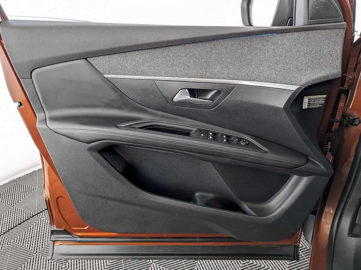 Б/У Пежо 3008 2017 года. Фото: #14