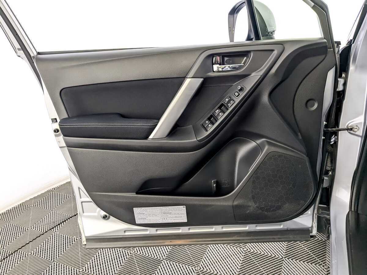 Б/У Субару Форестер 2015 года. Фото: #14