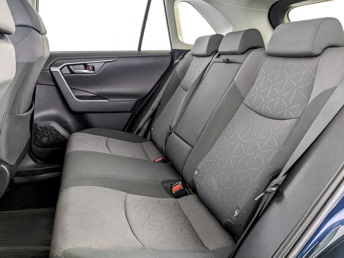 Toyota RAV4 2020 года с пробегом. Фото: #22