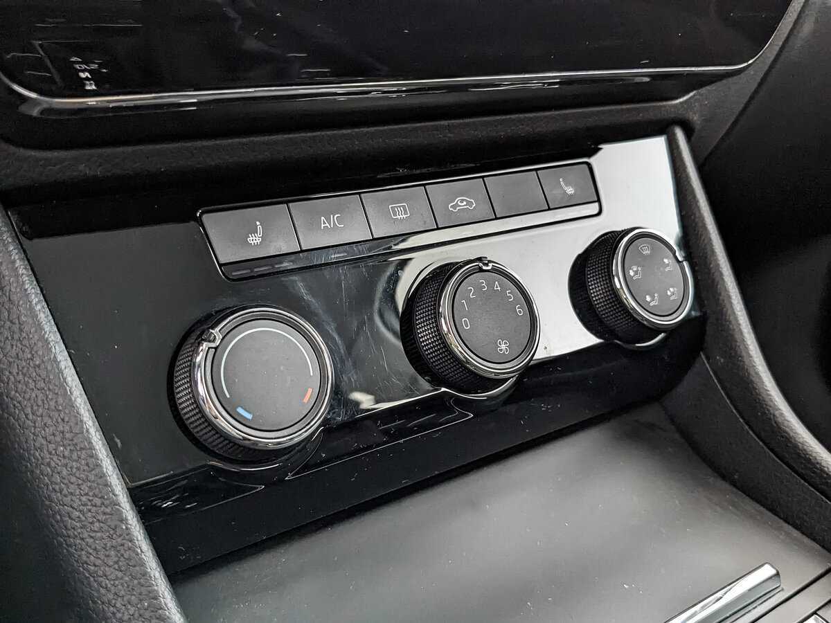 Skoda Superb 2021 года с пробегом. Фото: #16