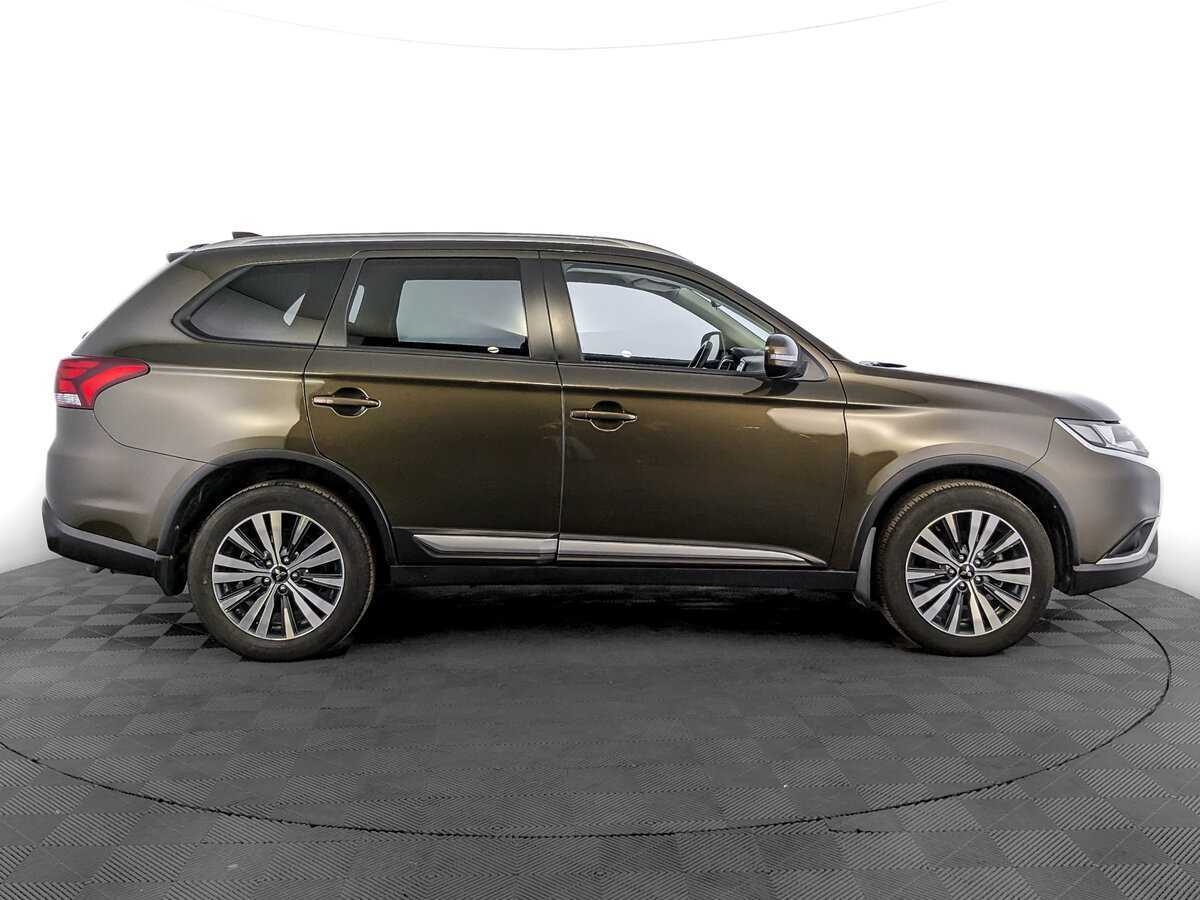 Mitsubishi Outlander 2021 года с пробегом. Фото: #3