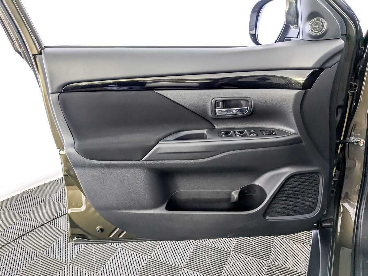 Mitsubishi Outlander 2021 года с пробегом. Фото: #13