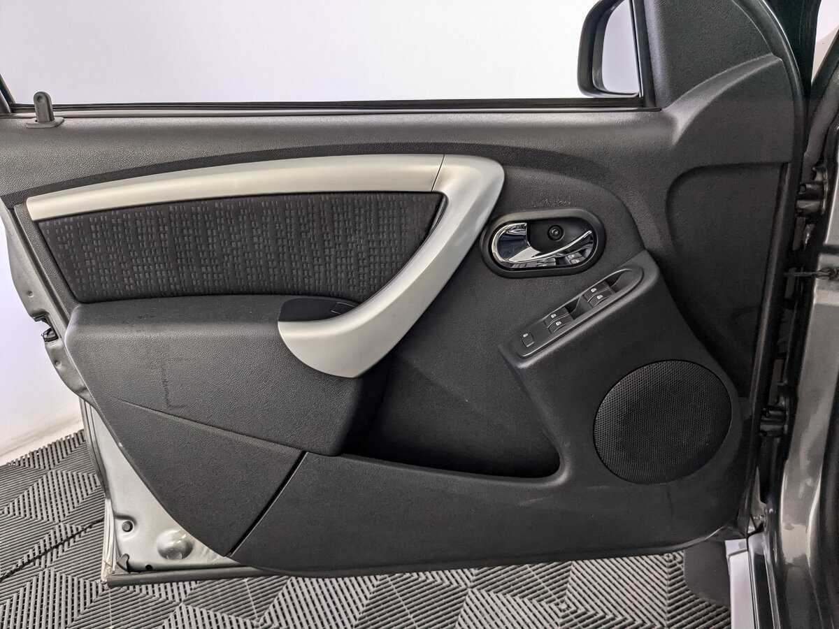 Б/У Ниссан Террано 2015 года. Фото: #14