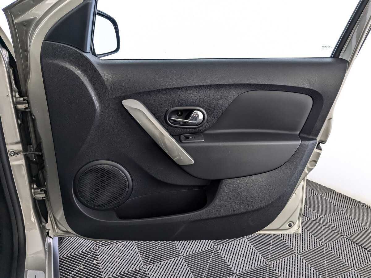 Б/У Рено Сандеро 2021 года. Фото: #20