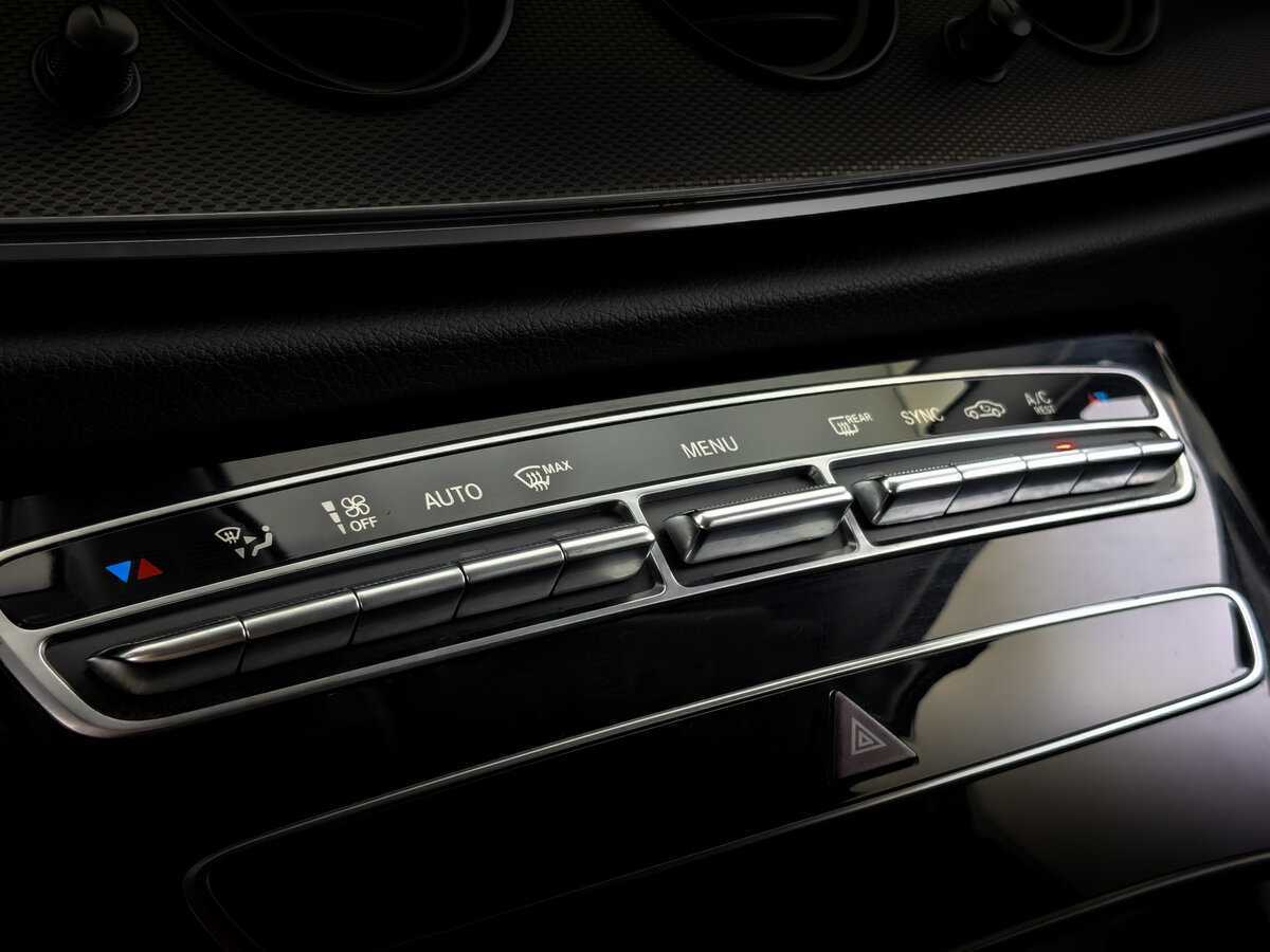 Mercedes-Benz E-Класс 2018 года с пробегом. Фото: #21