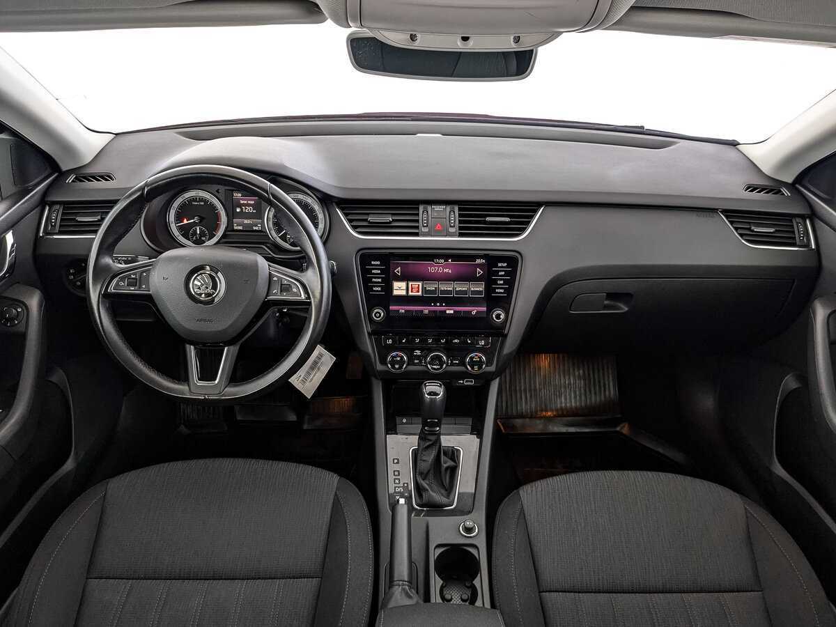 Б/У Шкода Октавия 2018 года. Фото: #8