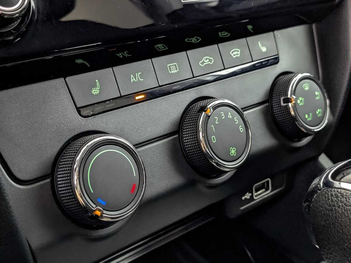 Б/У Шкода Октавия 2018 года. Фото: #16