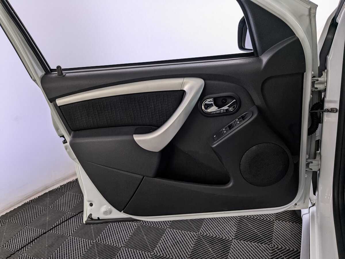 Б/У Ниссан Террано 2015 года. Фото: #14