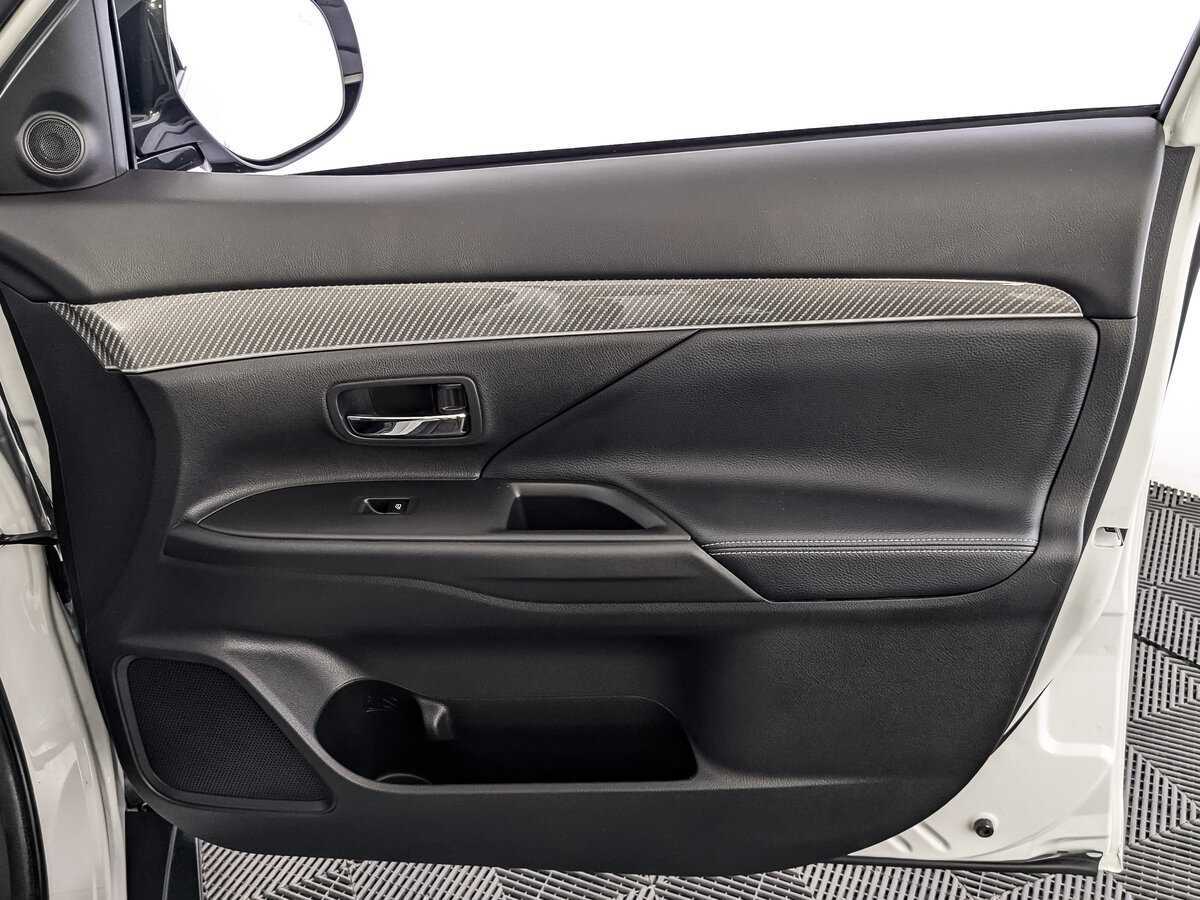 Mitsubishi Outlander 2021 года с пробегом. Фото: #18