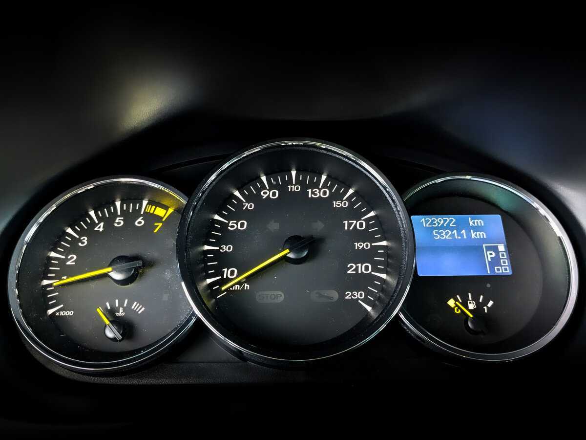 Renault Fluence 2012 года с пробегом. Фото: #10