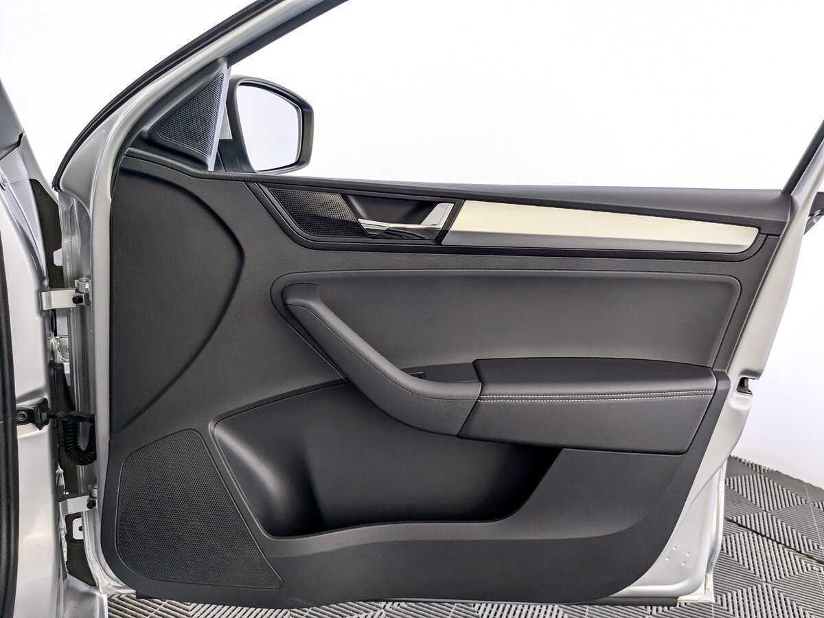 Б/У Шкода Рапид 2018 года. Фото: #19