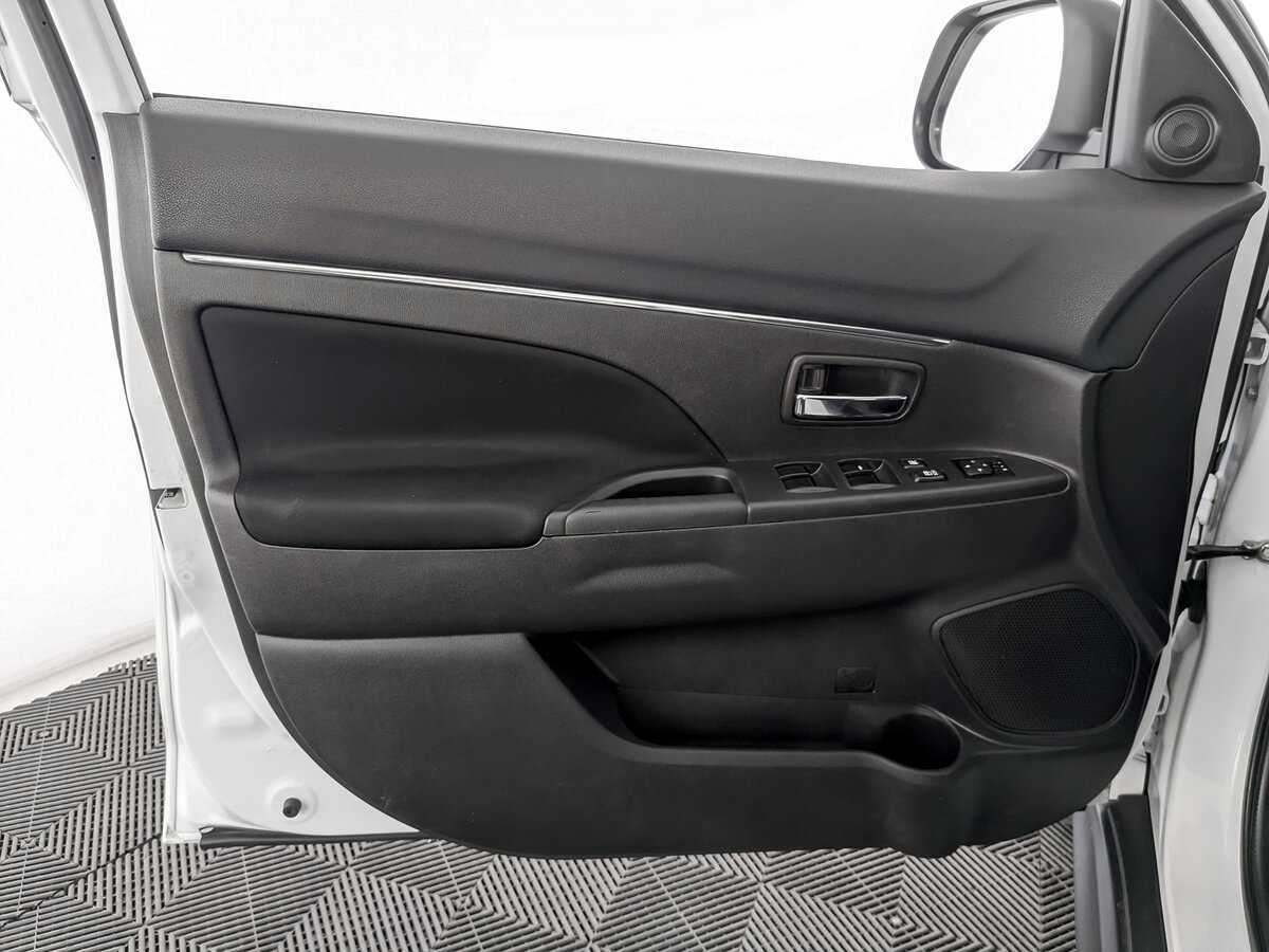 Б/У Митсубиши АС-Икс 2013 года. Фото: #14