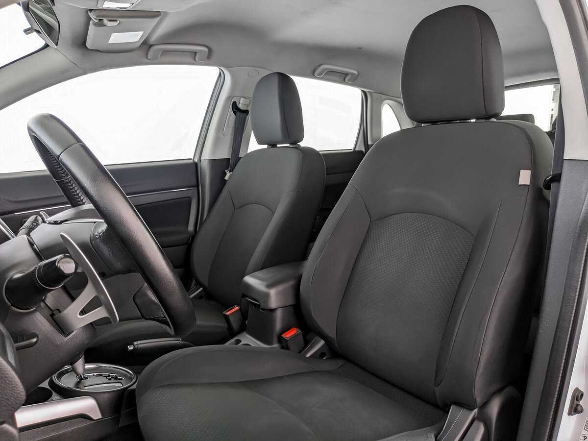 Б/У Митсубиши АС-Икс 2013 года. Фото: #15